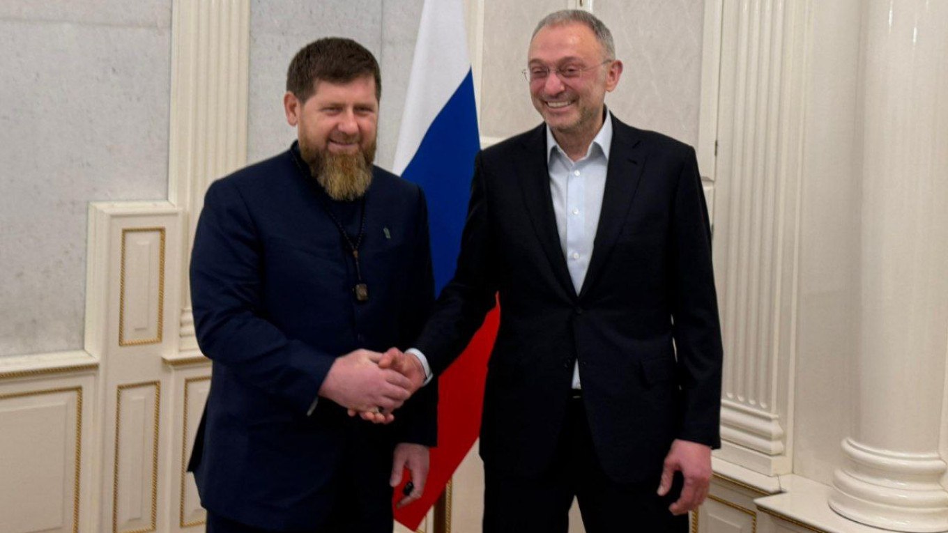 Semnul că Ramzan Kadîrov se retrage de la putere. Liderul cecen a făcut pace cu un dușman de moarte