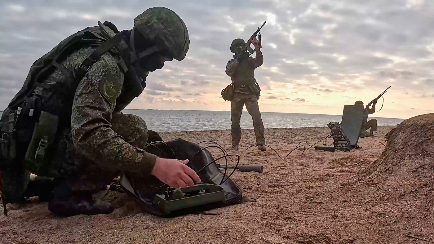 O nouă armată pentru Putin: tinerii studenți ruși, ademeniți cu posturi de operatori de drone, dar trimiși în infanteria de asalt