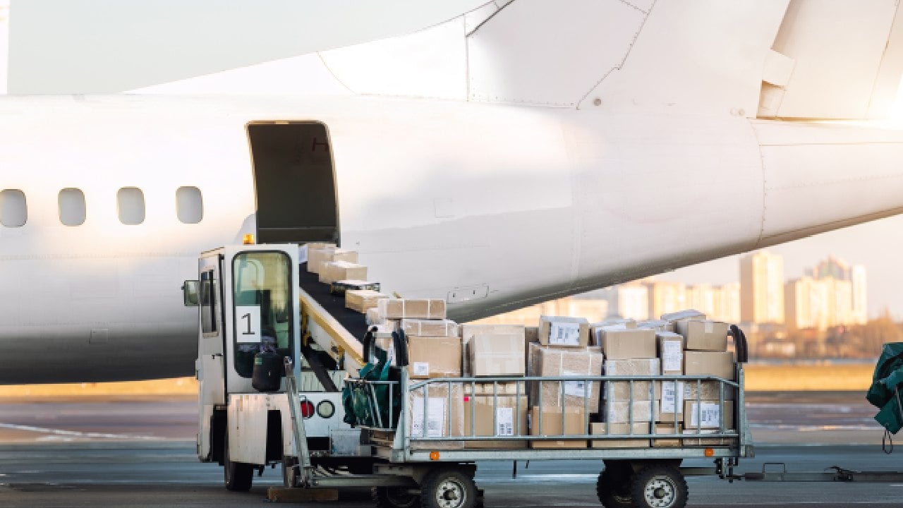 avioanele cu mărfuri s-au mutat de la Otopeni la Budapesta și România a pierdut banii pe taxe vamale