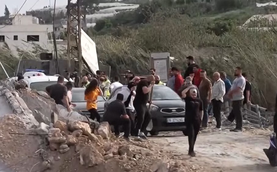 Mii de civili libanezi strămutați revin în sudul Libanului. Anunțul Israelului: ar putea fi din nou evacuați