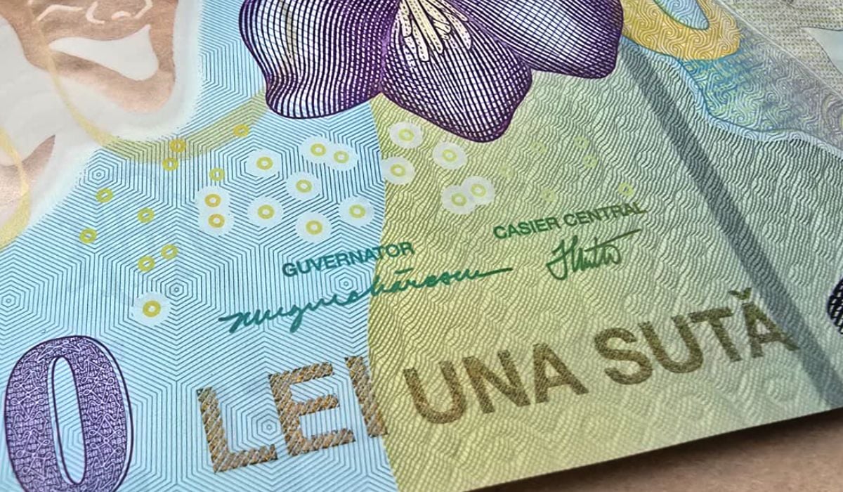 Tabel cu salarii ale șefilor din BNR. Câți bani primește pe lună guvernatorul Mugur Isărescu