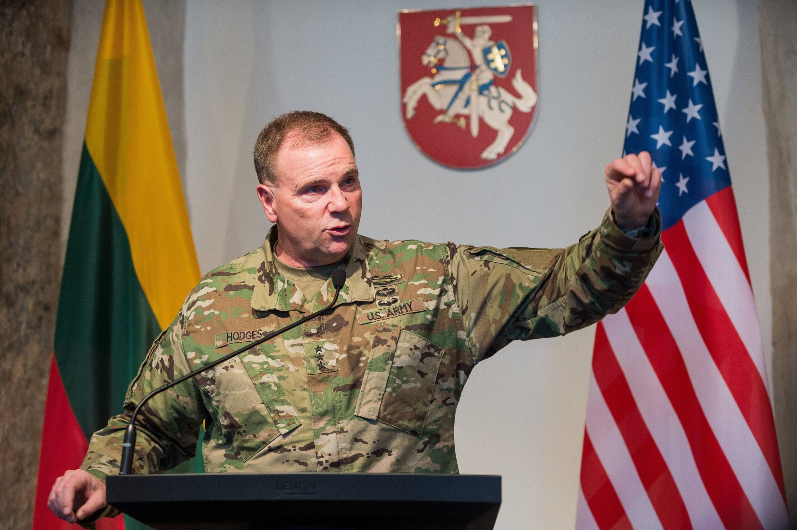 Reacția unui fost comandant american în Europa după decizia SUA de a anula detașarea trupelor în Polonia Reacția unui fost comandant american în Europa după decizia SUA de a anula detașarea trupelor în Polonia