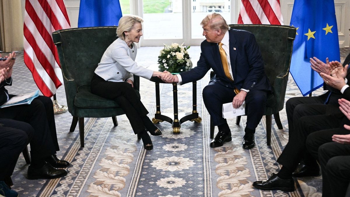 Trump va crește tarifele pentru autoturismele din UE la 25%