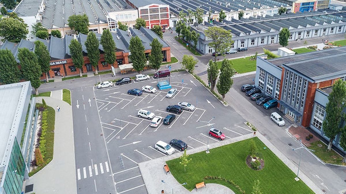 O fabrică din București își reia activitatea după 10 ani de suspendare. Semănătoarea se redeschide, dar fără producție agricolă