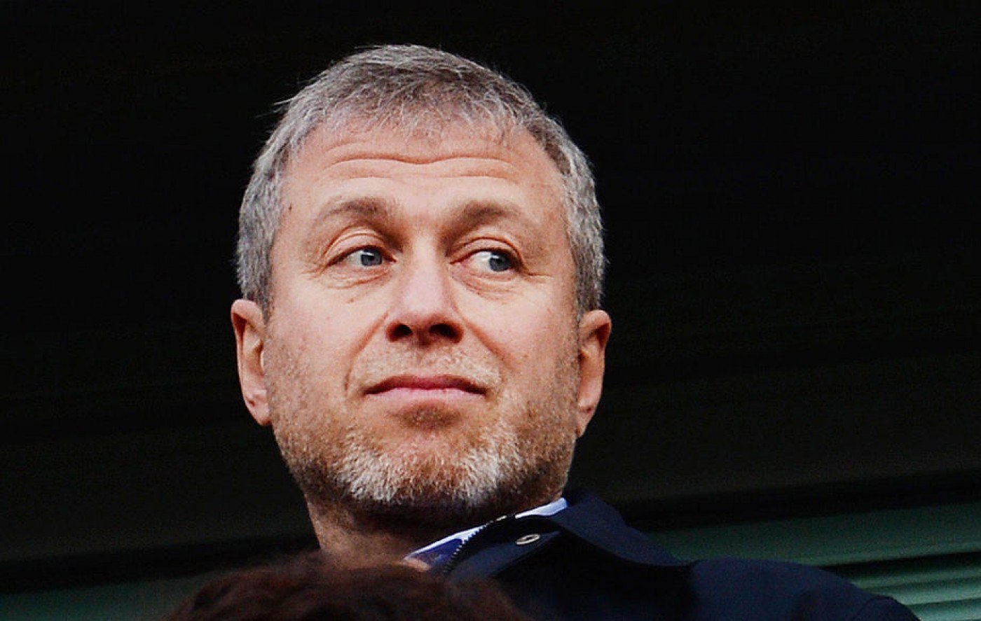 Volodimir Zelenski propune ca banii lui Abramovici din vânzarea clubului Chelsea să finanțeze apărarea antiaeriană a Ucrainei Volodimir Zelenski propune ca banii lui Abramovici din vânzarea clubului Chelsea să finanțeze apărarea antiaeriană a Ucrainei