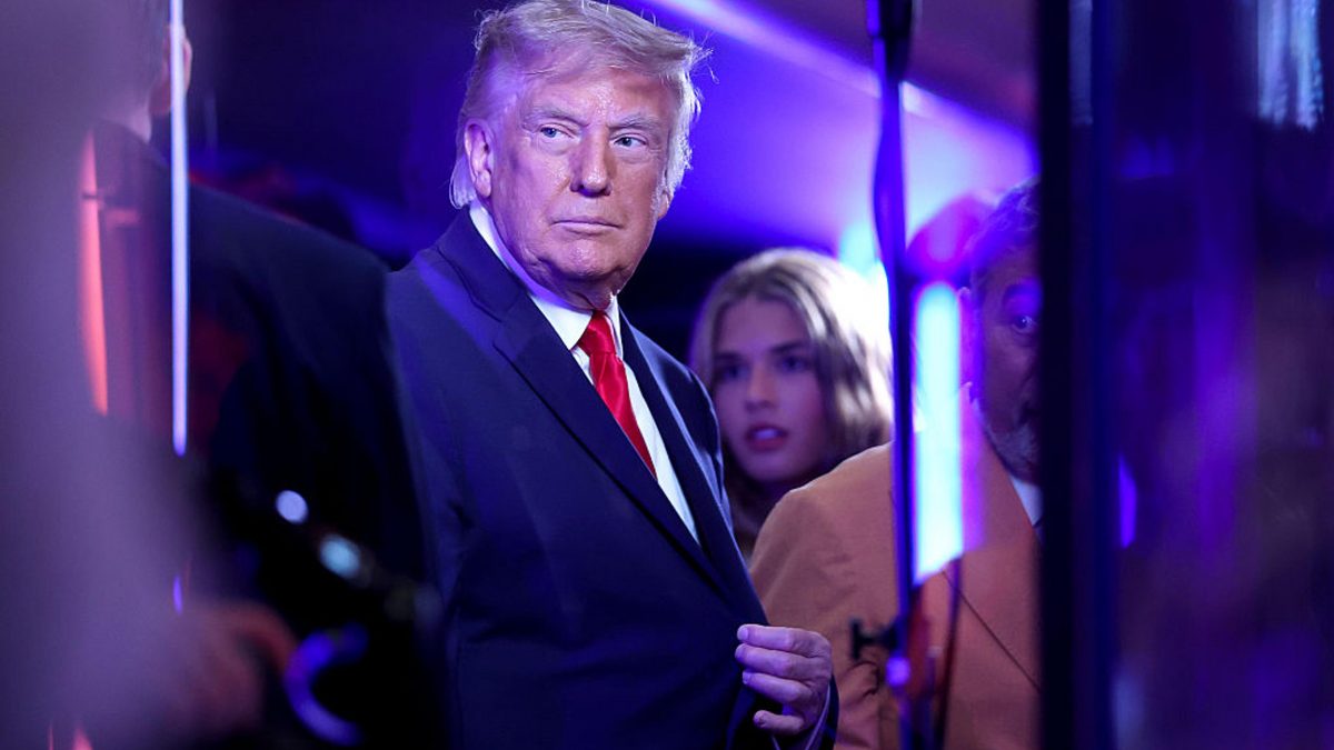 Donald Trump a fost huiduit la finala NBA Donald Trump a fost huiduit la finala NBA