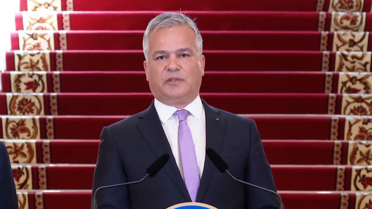 Adrian Veștea a purtat discuții cu Ministrul Finanțelor Alexandru Nazare despre buget, stabilitate și riscul retrogradării României Adrian Veștea a purtat discuții cu Ministrul Finanțelor Alexandru Nazare despre buget, stabilitate și riscul retrogradării României