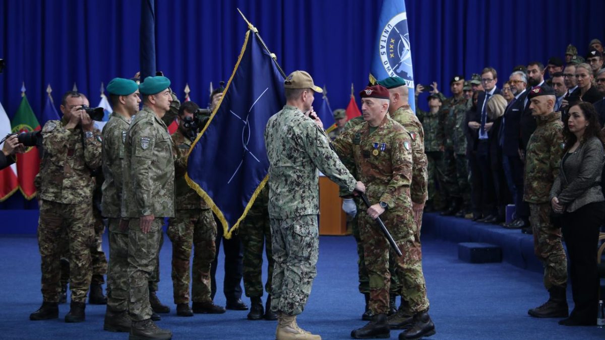 NATO va reduce treptat forța de menținere a păcii din Kosovo în cursul anului următor NATO va reduce treptat forța de menținere a păcii din Kosovo în cursul anului următor
