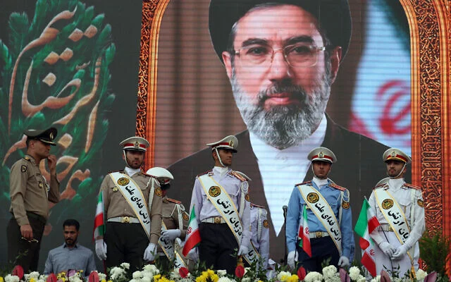 Liderul Suprem al Iranului, Mojtaba Khamenei, jură „să răzbune” asasinarea tatălui său de către SUA-Israel. Trump a avertizat că Armata SUA va distruge Iranul dacă e asasinat Liderul Suprem al Iranului, Mojtaba Khamenei, jură „să răzbune” asasinarea tatălui său de către SUA-Israel. Trump a avertizat că Armata SUA va distruge Iranul dacă e asasinat