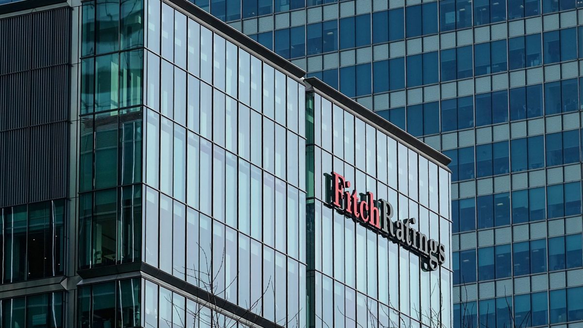 BREAKING. Fitch menține ratingul României la BBB-, cu perspectivă negativă. Agenția de rating estimează inflație medie de 7,6% în 2026, față de 6,8% în 2025 BREAKING. Fitch menține ratingul României la BBB-, cu perspectivă negativă. Agenția de rating estimează inflație medie de 7,6% în 2026, față de 6,8% în 2025