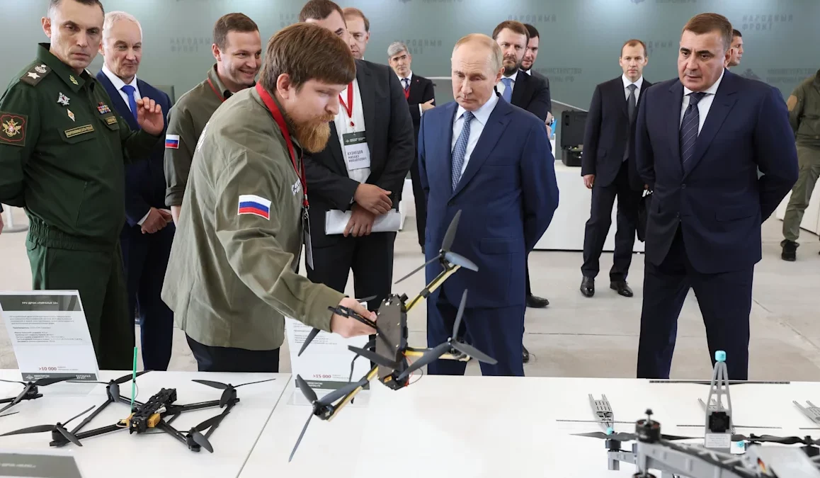 Vladimir Tkachuk, apropiat al lui Putin și șeful companiei care produce drone kamikaze pentru armată rusă, este în stare critică după ce mașina sa a explodat Vladimir Tkachuk, apropiat al lui Putin și șeful companiei care produce drone kamikaze pentru armată rusă, este în stare critică după ce mașina sa a explodat
