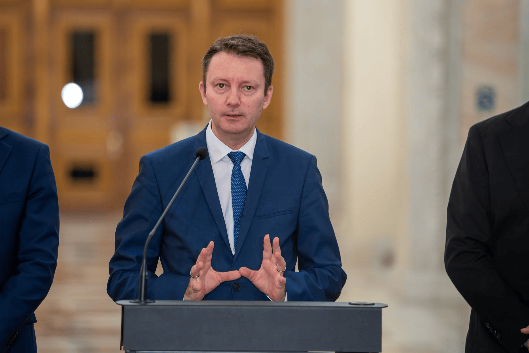 Încep audierile în Parlament pentru Guvernul Mureșan Încep audierile în Parlament pentru Guvernul Mureșan