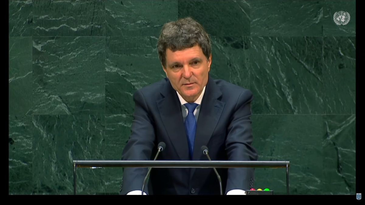 Cioloș Mirabela Grădinaru, Oana Țoiu și Marius Lazurca au fost în sala unde Nicușor Dan a vorbit la Adunarea Generală a ONU de la New York Cioloș Mirabela Grădinaru, Oana Țoiu și Marius Lazurca au fost în sala unde Nicușor Dan a vorbit la Adunarea Generală a ONU de la New York