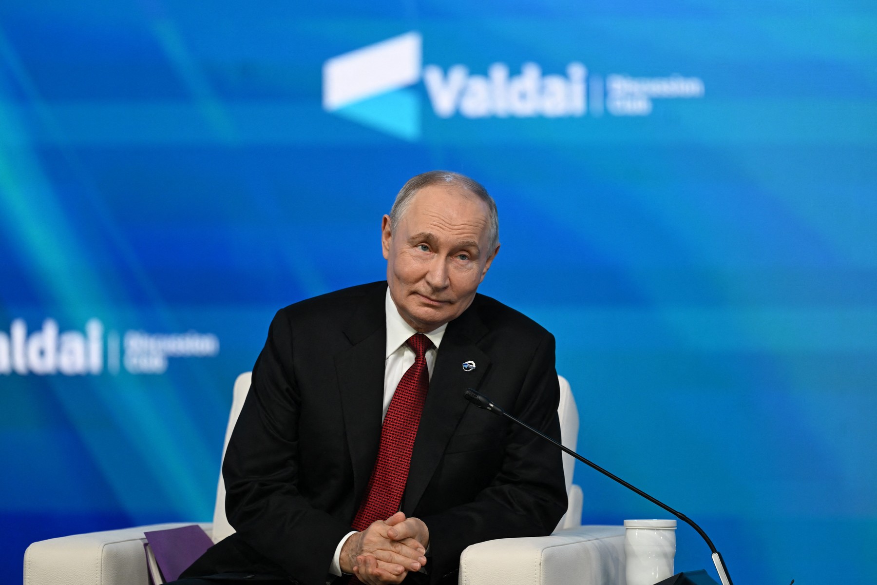 Putin intensifică amenințările nucleare la adresa NATO Putin intensifică amenințările nucleare la adresa NATO