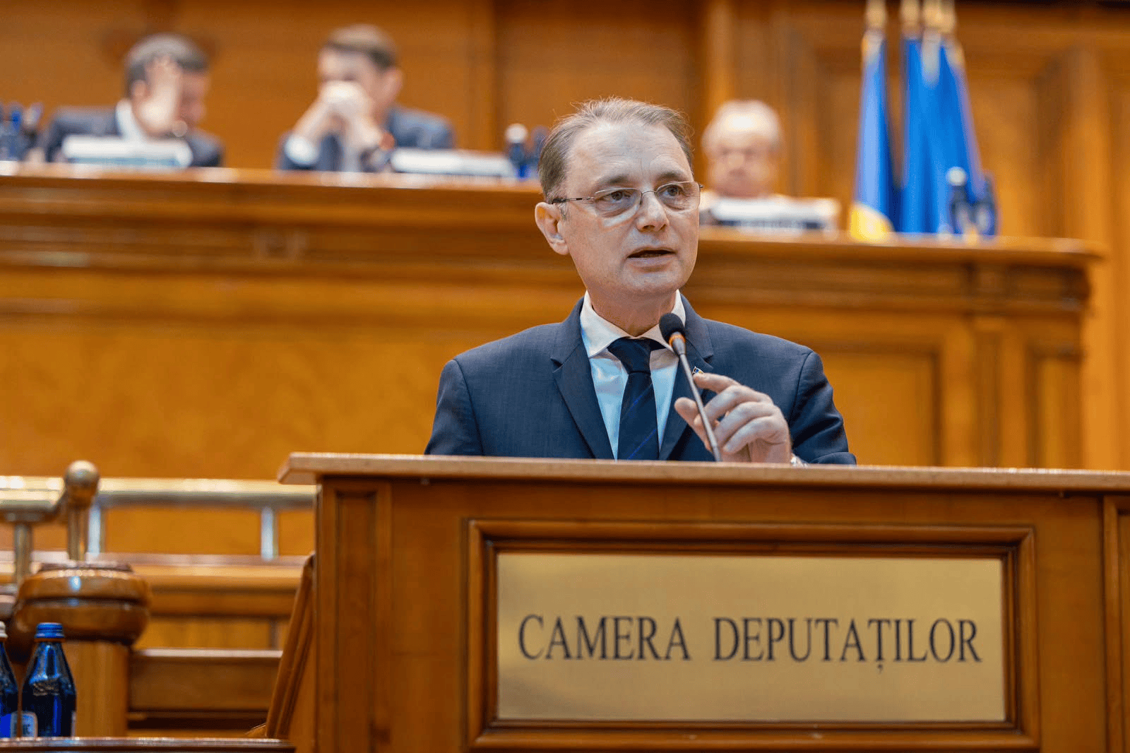 Niculescu se întâlnește astăzi cu guvernatorul BNR și cu reprezentanții mediului de afaceri Niculescu se întâlnește astăzi cu guvernatorul BNR și cu reprezentanții mediului de afaceri