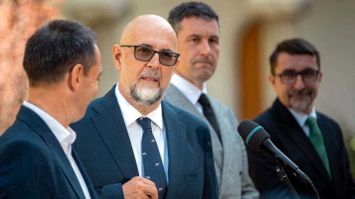 Antal Arpad anunță că UDMR poate vota Guvernul Luca Niculescu chiar dacă partidul lui Kelemen Hunor nu va face parte din el Antal Arpad anunță că UDMR poate vota Guvernul Luca Niculescu chiar dacă partidul lui Kelemen Hunor nu va face parte din el