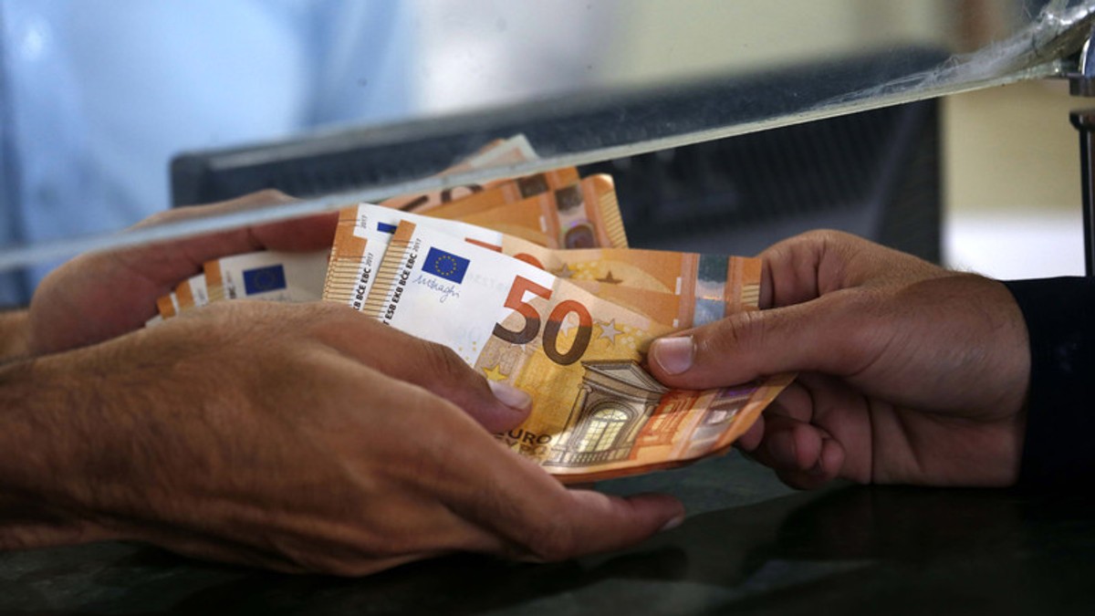 BNR a intervenit pentru leu, dar banii din bănci se împuținează, iar dobânzile încep să crească BNR a intervenit pentru leu, dar banii din bănci se împuținează, iar dobânzile încep să crească