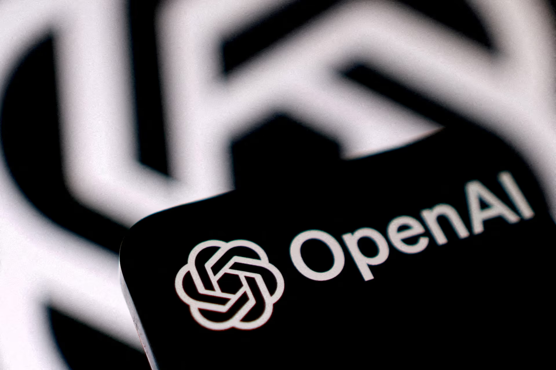 OpenAI blochează conturi din Rusia și Iran folosite pentru propagandă politică – Aleph News OpenAI blochează conturi din Rusia și Iran folosite pentru propagandă politică – Aleph News