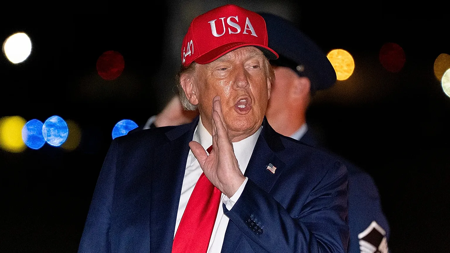 Trump elimină taxele vamale de 50% pentru unele produse canadiene Trump elimină taxele vamale de 50% pentru unele produse canadiene
