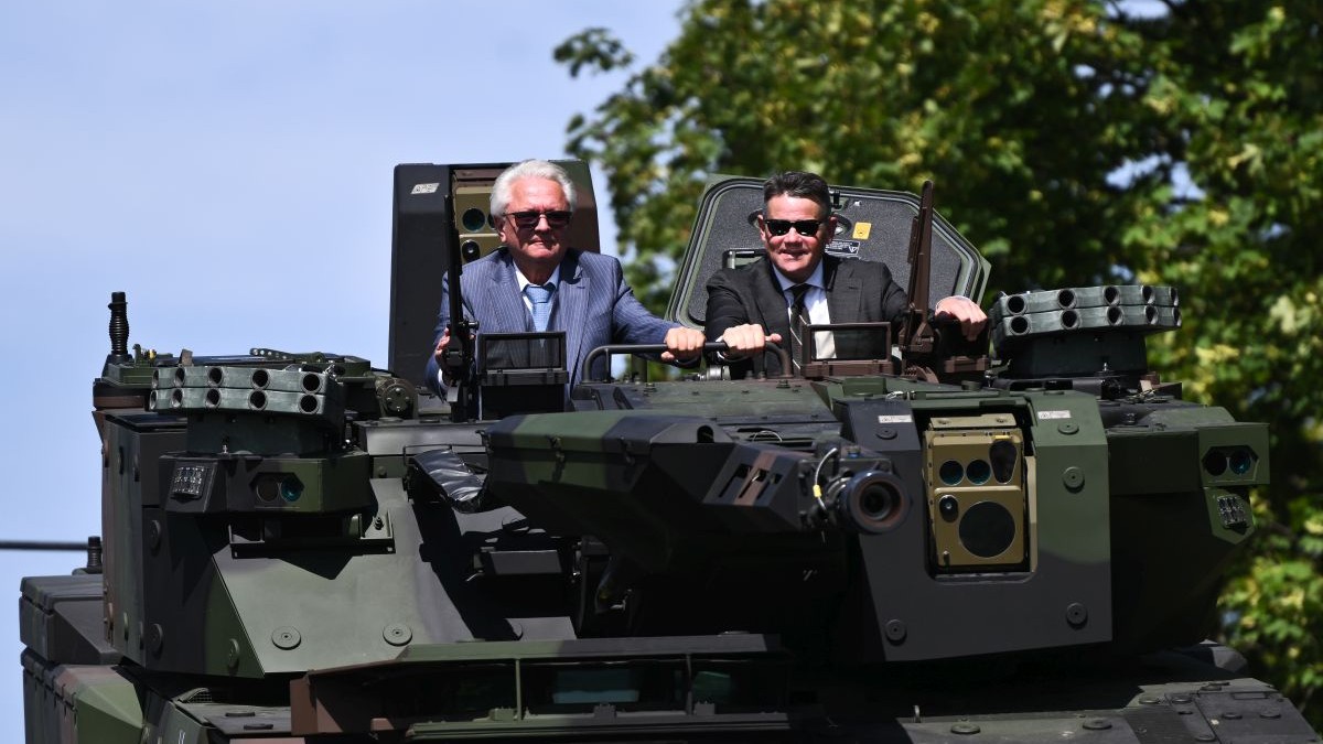 Cum încearcă spionii lui Putin să elimine șefii fabricilor de arme din Europa și avertismentul dramatic al serviciilor secrete Cum încearcă spionii lui Putin să elimine șefii fabricilor de arme din Europa și avertismentul dramatic al serviciilor secrete