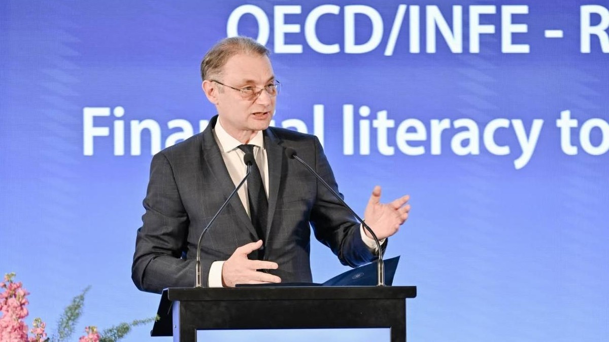 Cine este Luca Niculescu, propunerea de ministru de Externe în Guvernul Tomac Cine este Luca Niculescu, propunerea de ministru de Externe în Guvernul Tomac